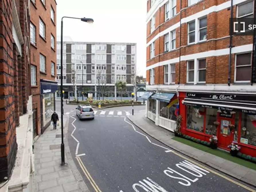 Immagine 14 di Camera condivisa in affitto  in 9 Kensington Mall a Kensington