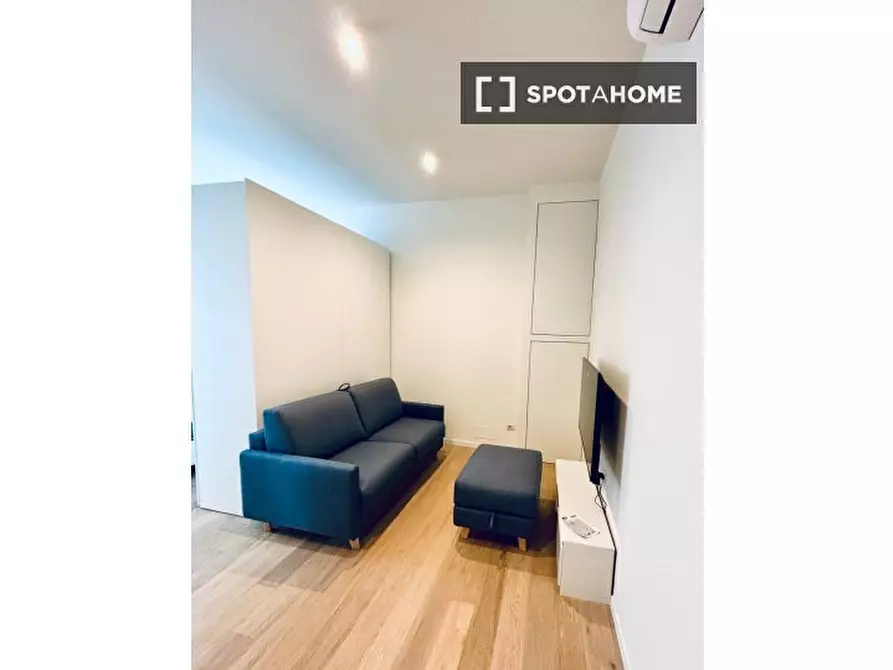 Immagine 3 di Ufficio in affitto  in Via Carlo Crivelli a Milano