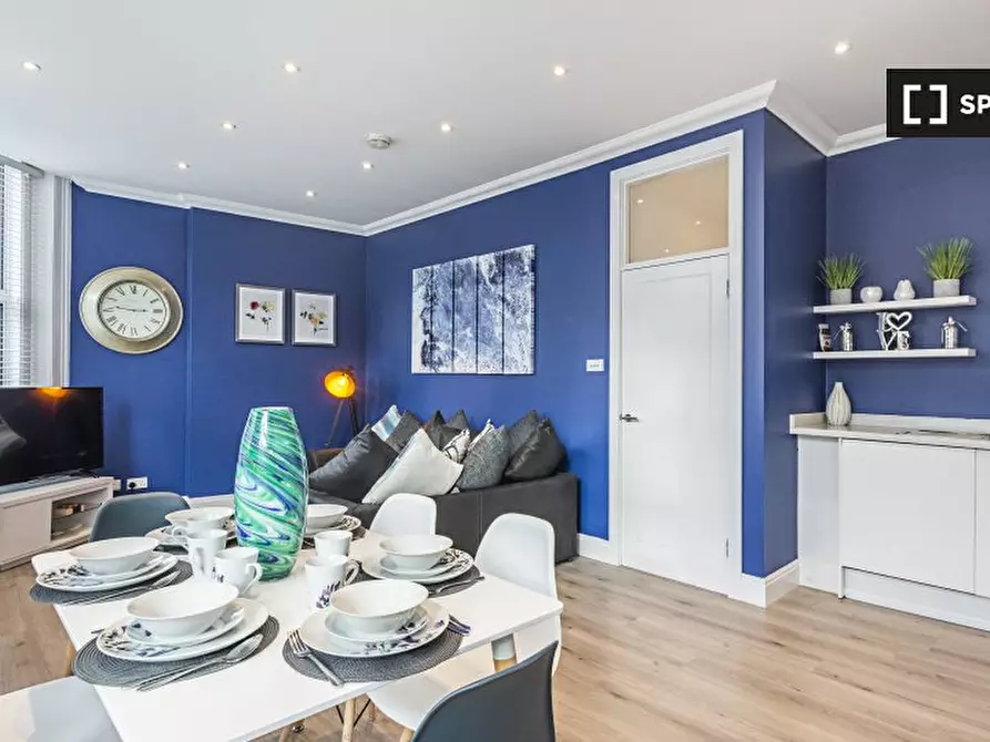 Immagine 3 di Appartamento in affitto  in Kilburn High Rd a Camden Town