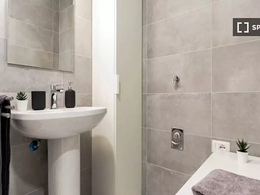 Immagine 18 di Camera condivisa in affitto  in Viale Bligny a Milano