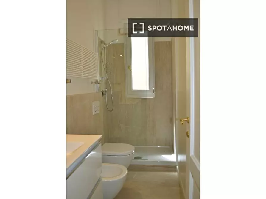 Immagine 10 di Appartamento in affitto  in Via Alfonso la Marmora a Firenze