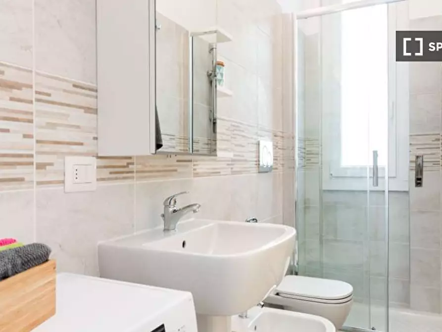 Immagine 18 di Camera condivisa in affitto  in Via Ferrante Aporti a Milano