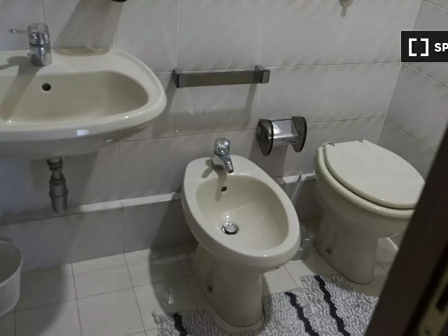 Immagine 11 di Camera condivisa in affitto  in Via Francesco Sivori a Genova