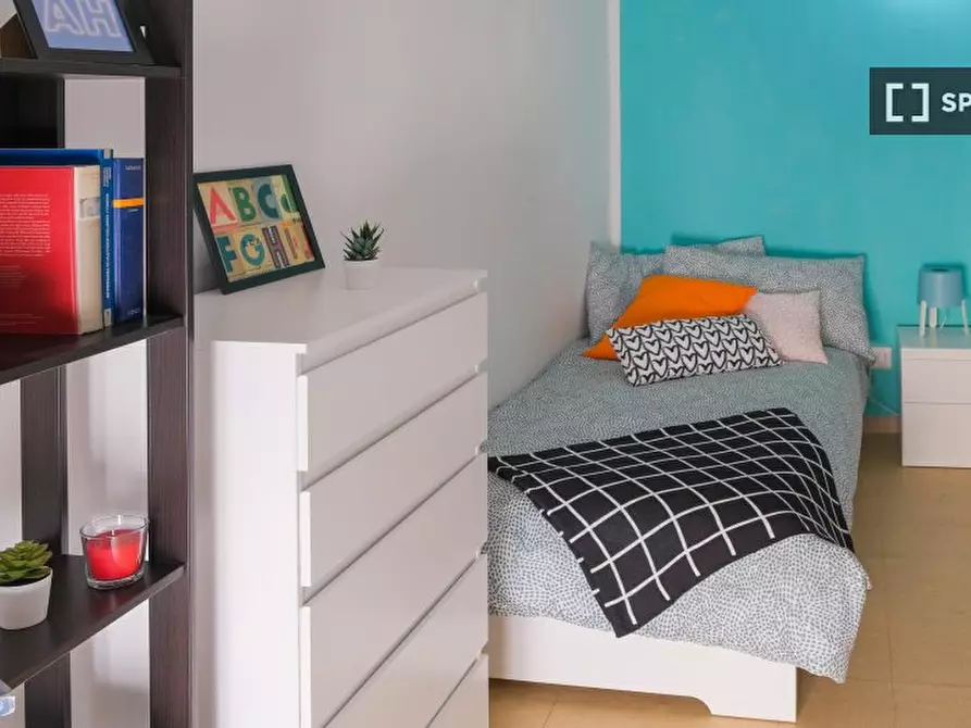 Immagine 3 di Camera condivisa in affitto  in Via Francesco Saverio Correra int. 15 a Napoli