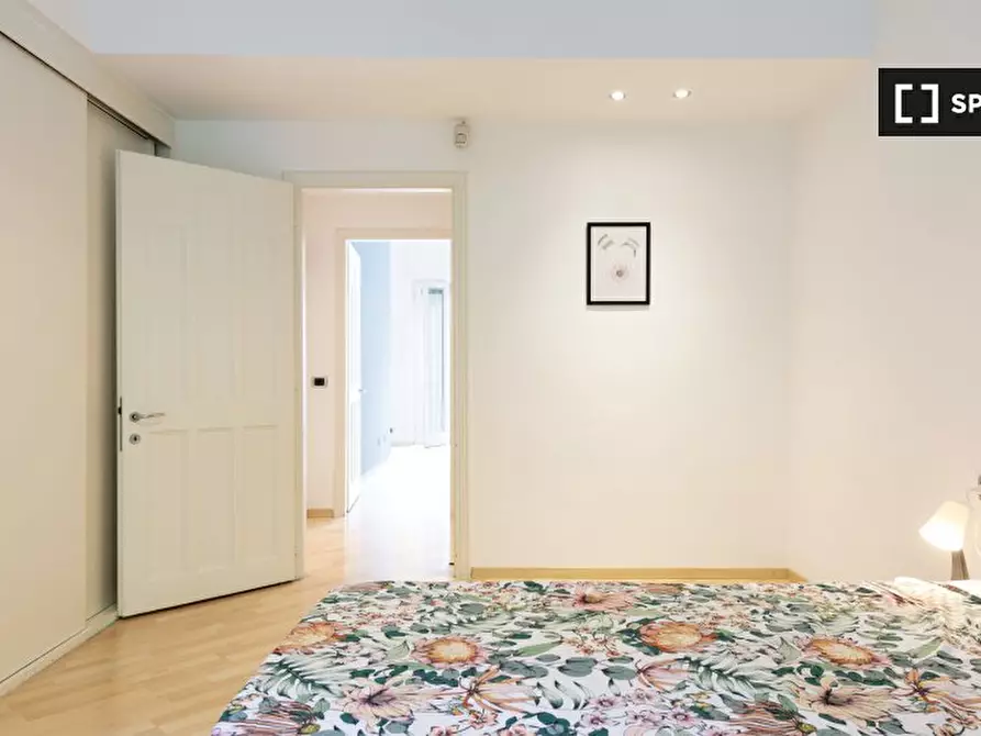 Immagine 3 di Camera condivisa in affitto  in Via Andrea Costa a Milano
