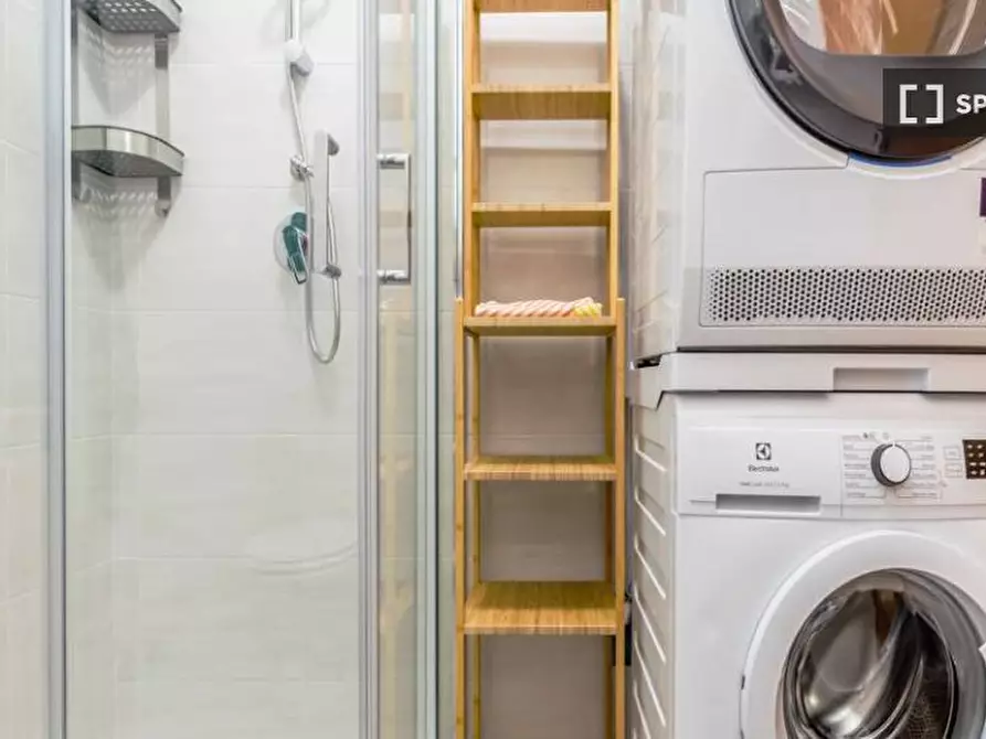 Immagine 16 di Camera condivisa in affitto  in Via dei Missaglia a Milano