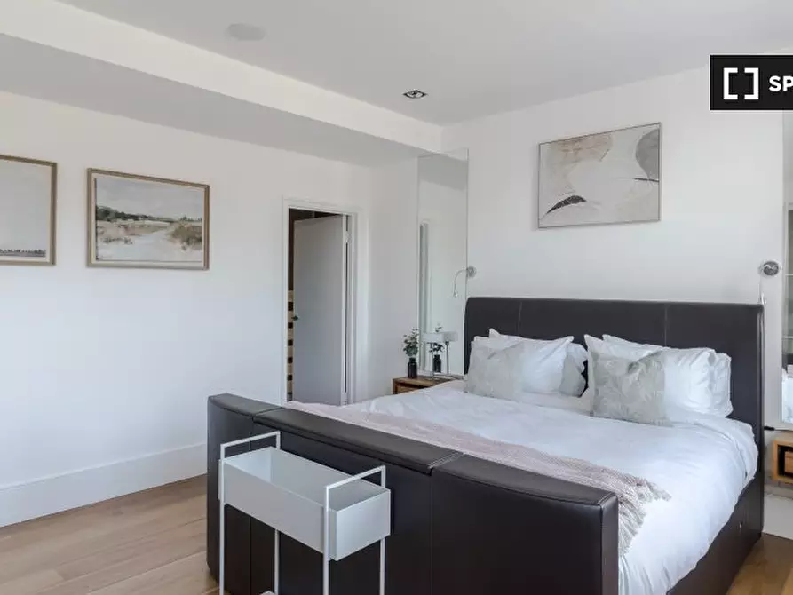 Immagine 12 di Appartamento in affitto  in flat a Kensington