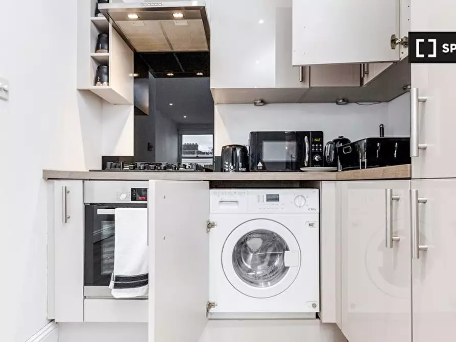 Immagine 4 di Appartamento in affitto  in Talbot Rd a Kensington