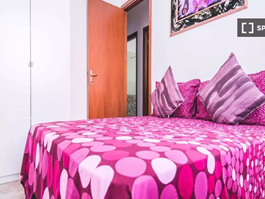 Immagine 2 di Camera condivisa in affitto  in Via Valassina a Milano