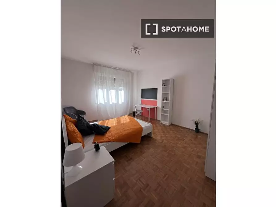 Immagine 12 di Camera condivisa in affitto  in Verona a Trento