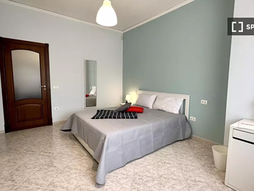 Immagine 6 di Camera condivisa in affitto  in Via Diocleziano n. a Casandrino