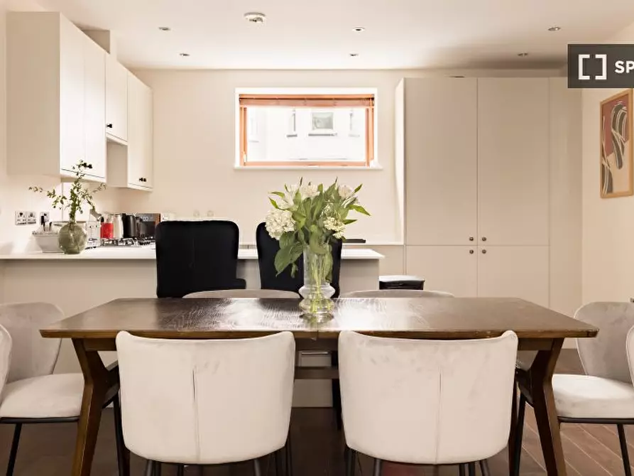 Immagine 9 di Appartamento in affitto  in Eton Garages a Camden Town