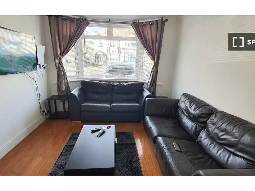 Immagine 5 di Camera condivisa in affitto  in Woodcroft Cres a Hillingdon