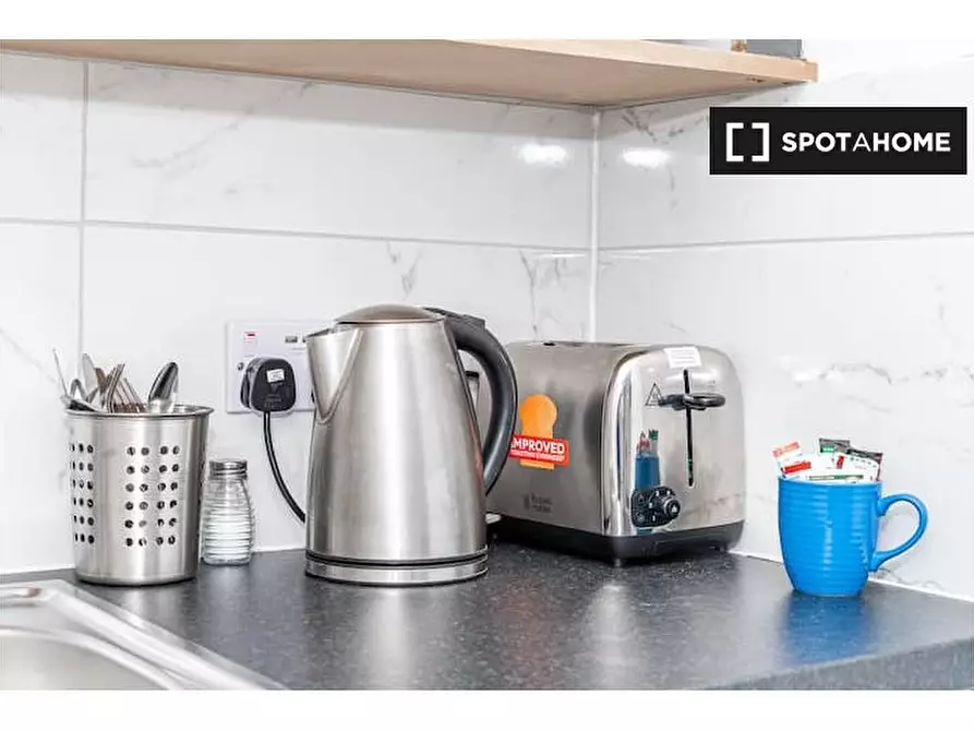 Immagine 13 di Ufficio in affitto  in Flat a Barnet