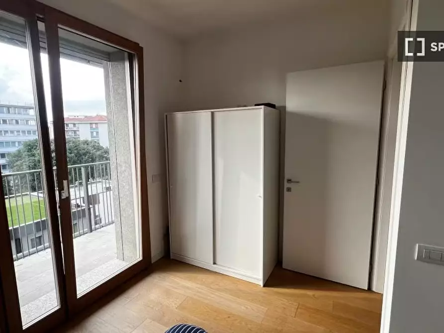 Immagine 2 di Camera condivisa in affitto  in Via Melchiorre Gioia a Milano