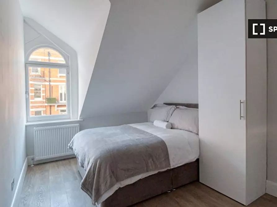 Immagine 2 di Ufficio in affitto  in A Old Brompton Rd a Kensington