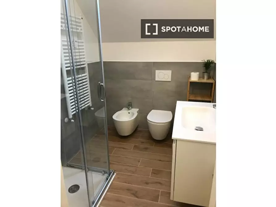 Immagine 10 di Camera condivisa in affitto  in Via Oslavia a Sesto San Giovanni