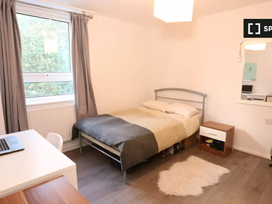 Immagine 1 di Camera condivisa in affitto  in Spey Street a Poplar