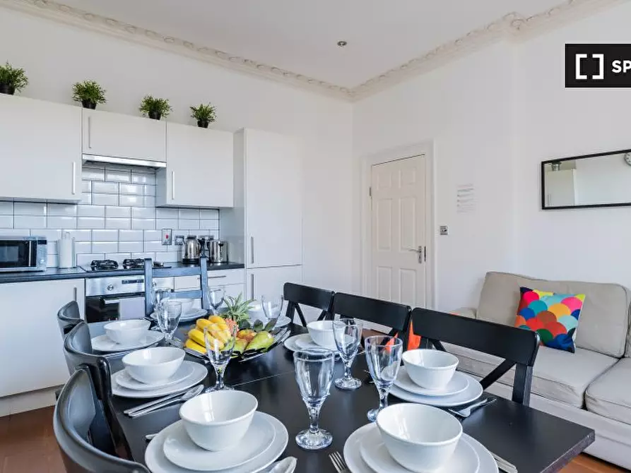 Immagine 3 di Appartamento in affitto  in Mornington St a Camden Town