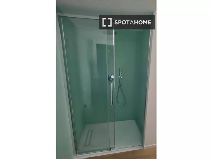 Immagine 12 di Appartamento in affitto  in Via della Lungara a Roma