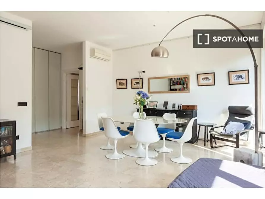 Immagine 2 di Appartamento in affitto  in Via Friuli a Milano