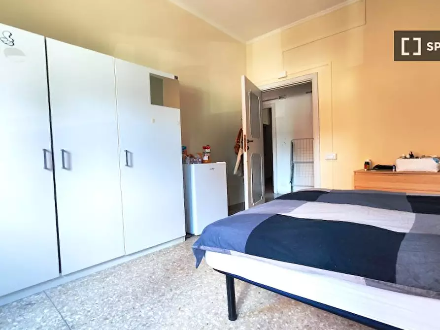 Immagine 3 di Camera condivisa in affitto  in Viale Tirreno, 00141 Roma RM, Italy a Roma