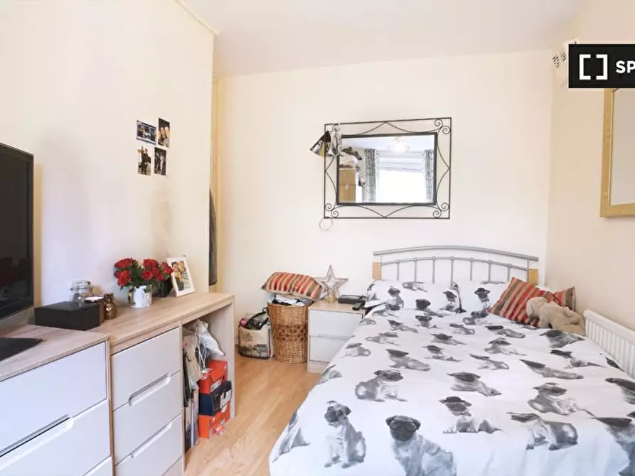 Immagine 1 di Camera condivisa in affitto  in Gill St a Poplar