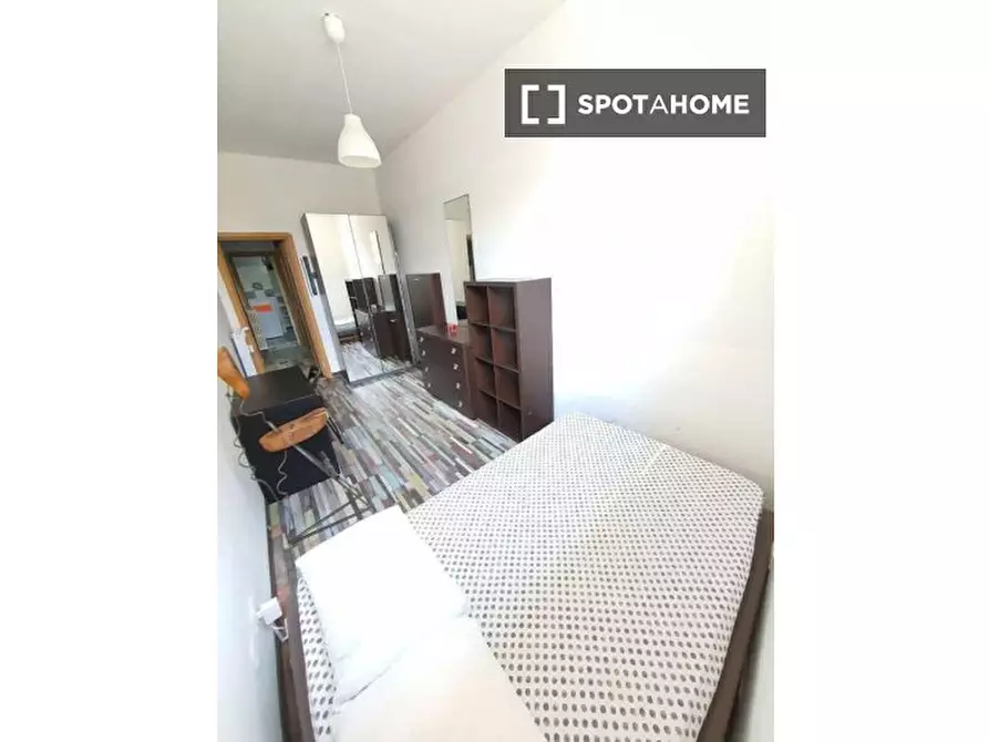 Immagine 4 di Camera condivisa in affitto  in Via Bartolomeo Perestrello a Roma