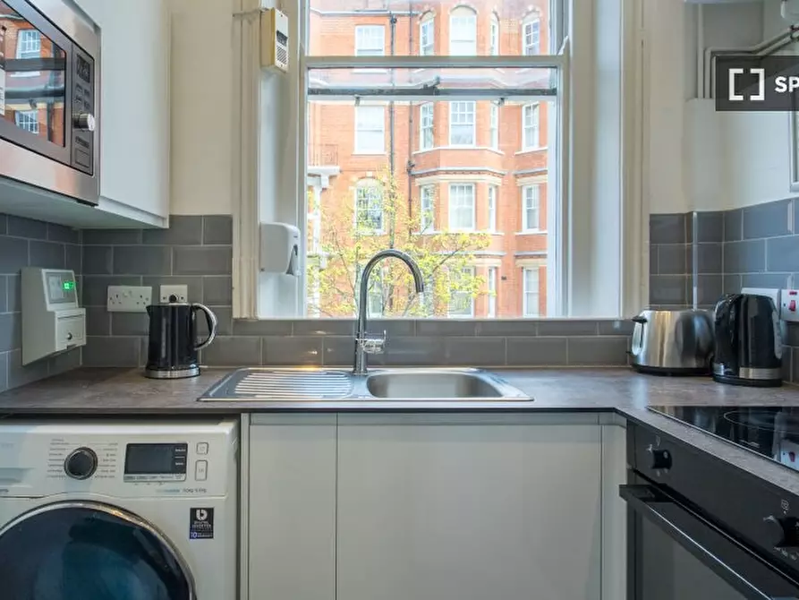 Immagine 7 di Camera condivisa in affitto  in st Floor Apartment a Kensington