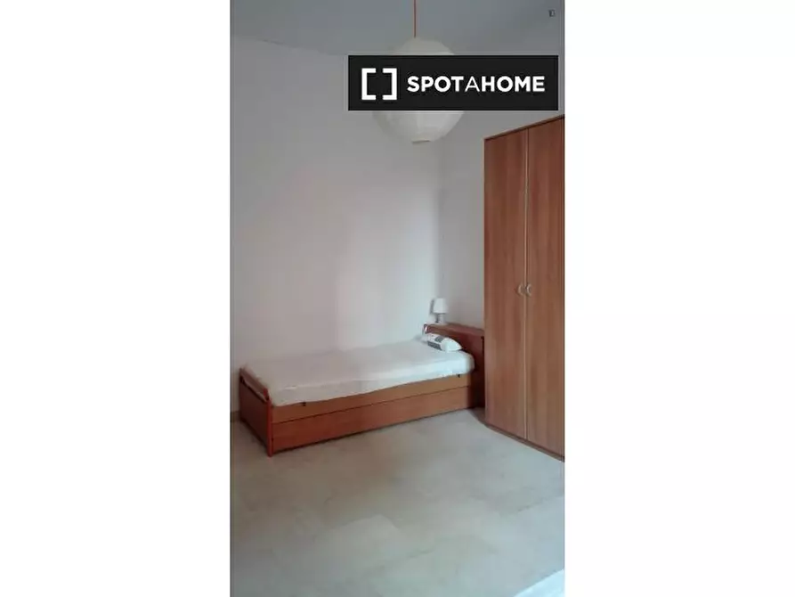 Immagine 10 di Camera condivisa in affitto  in Via S. Vitale a Bologna