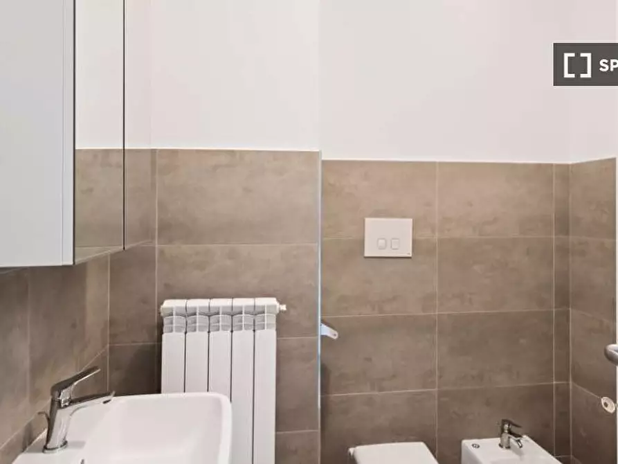 Immagine 10 di Camera condivisa in affitto  in Viale Legioni Romane a Milano