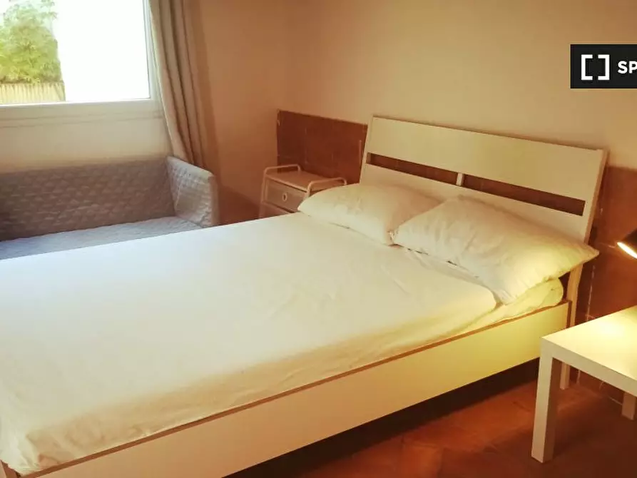 Immagine 2 di Camera condivisa in affitto  in Via Guattani a Roma