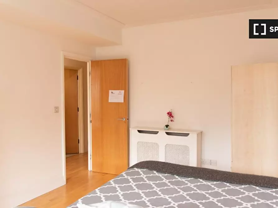 Immagine 2 di Camera condivisa in affitto  in flat a Poplar