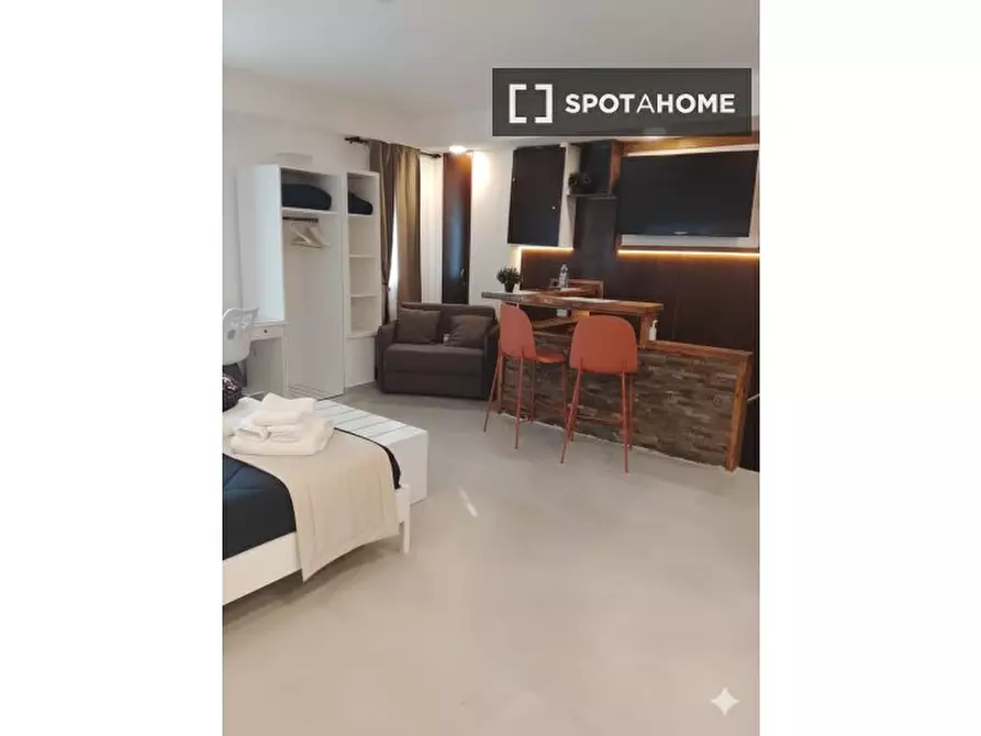 Immagine 1 di Appartamento in affitto  in Viale Privato degli Astronauti a Napoli