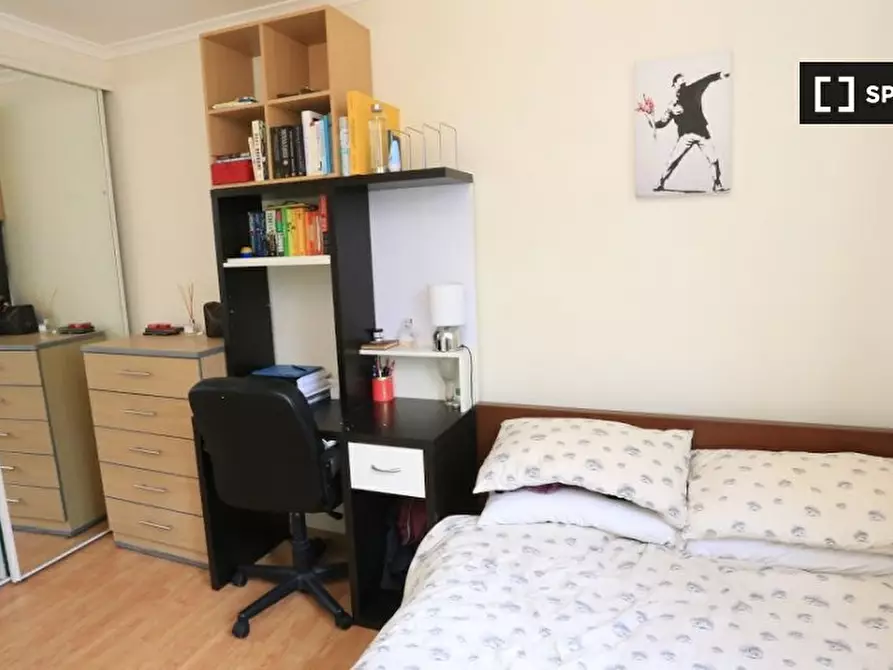 Immagine 2 di Camera condivisa in affitto  in Warley St a Poplar