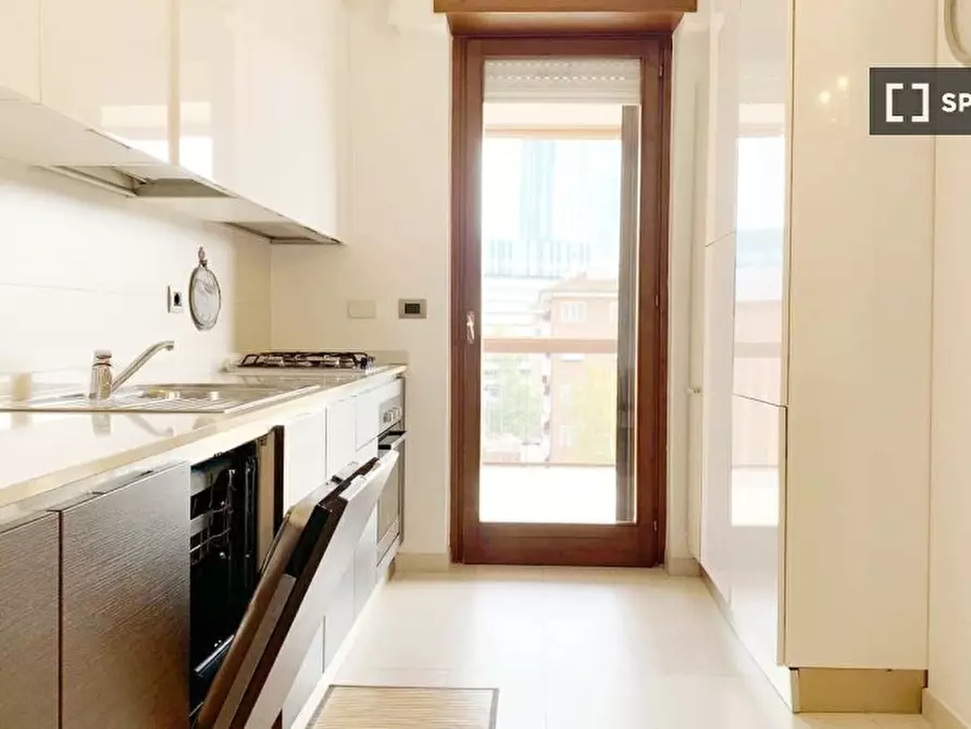 Immagine 4 di Appartamento in affitto  in V.le della Grande Muraglia a Roma