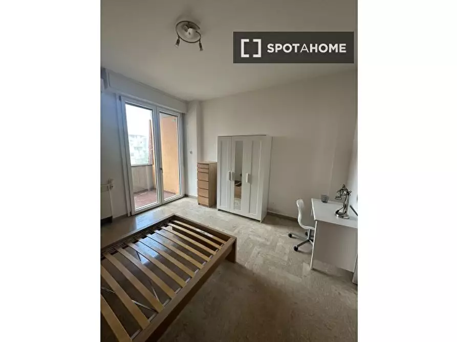 Immagine 1 di Camera condivisa in affitto  in Viale Felsina a Bologna