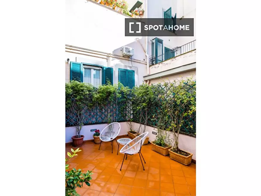 Immagine 13 di Appartamento in affitto  in Vico Lungo San Raffaele a Napoli