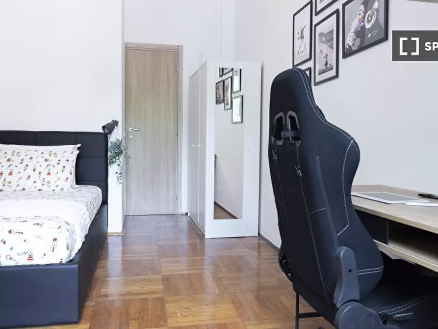 Immagine 2 di Camera condivisa in affitto  in Via Emilio Faà di Bruno a Milano