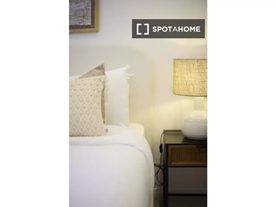 Immagine 2 di Appartamento in affitto  in Barcombe Avenue a Lambeth