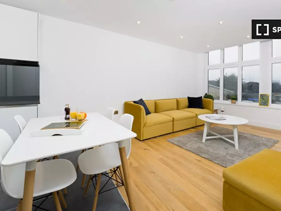 Immagine 1 di Appartamento in affitto  in -661 High Rd a Walthamstow