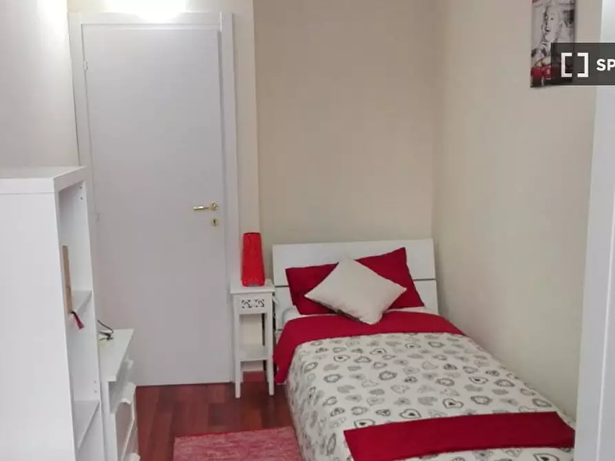 Immagine 7 di Camera condivisa in affitto  in Via dell' Oriuolo a Firenze