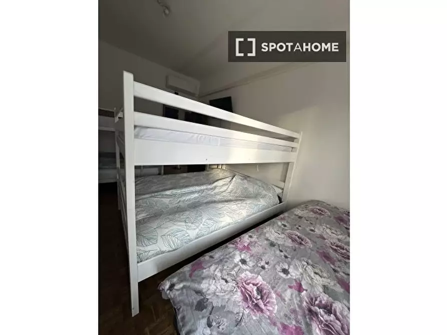 Immagine 10 di Camera condivisa in affitto  in Piazza Angilberto II a Milano