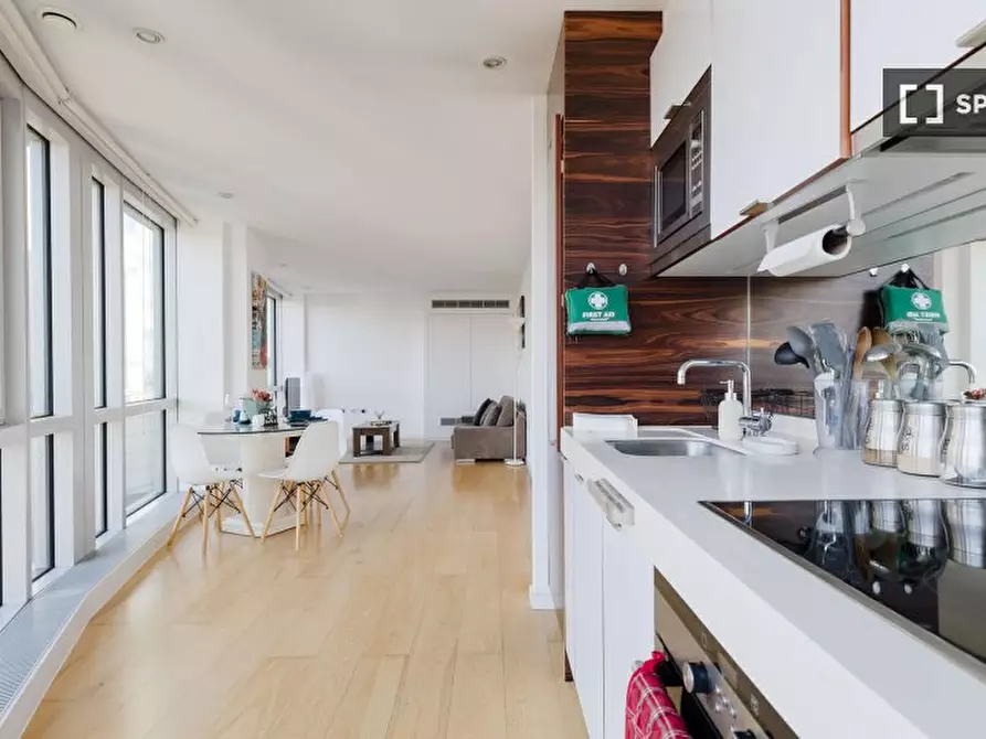 Immagine 15 di Appartamento in affitto  in Fairmont Ave a Poplar