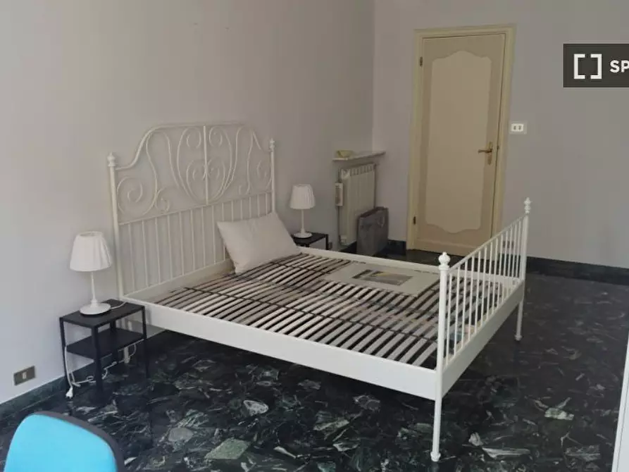 Immagine 3 di Camera condivisa in affitto  in Via Francesco Sivori a Genova