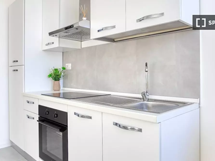 Immagine 5 di Appartamento in affitto  in Via Giovanni Battista Cassinis a Milano