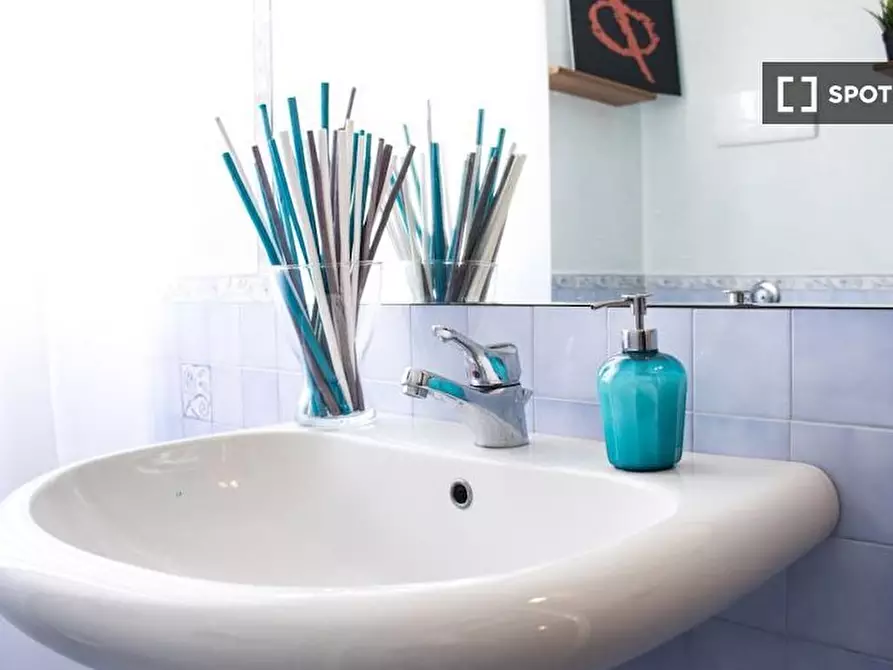 Immagine 15 di Camera condivisa in affitto  in Mantova a Brescia