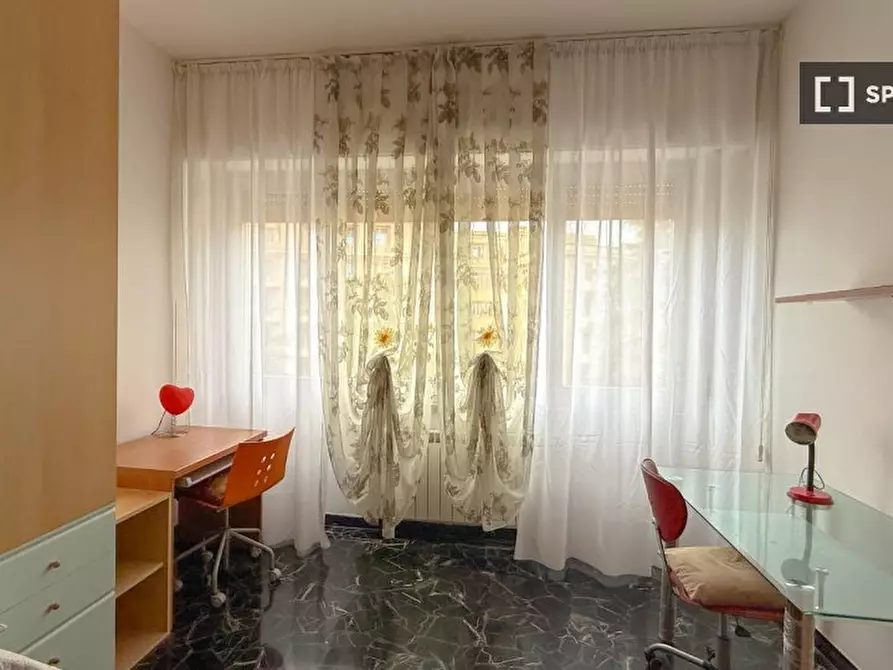 Immagine 15 di Camera condivisa in affitto  in C.so Europa a Genova