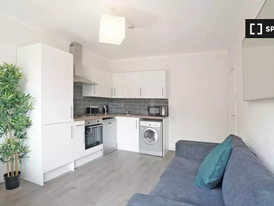 Immagine 6 di Camera condivisa in affitto  in Ansell House, Adelina Grove, London a Poplar