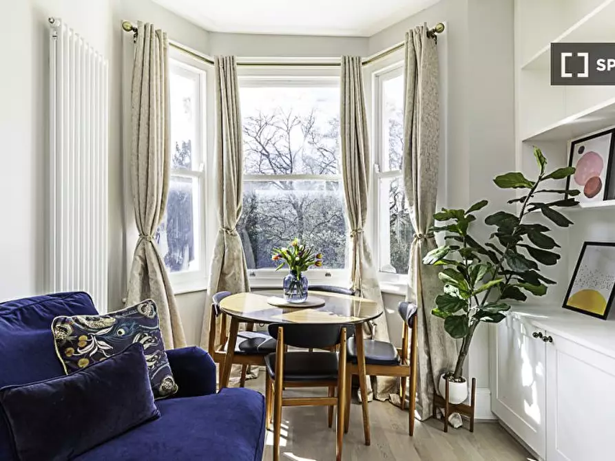 Immagine 8 di Appartamento in affitto  in Fulham Palace Road a Hammersmith
